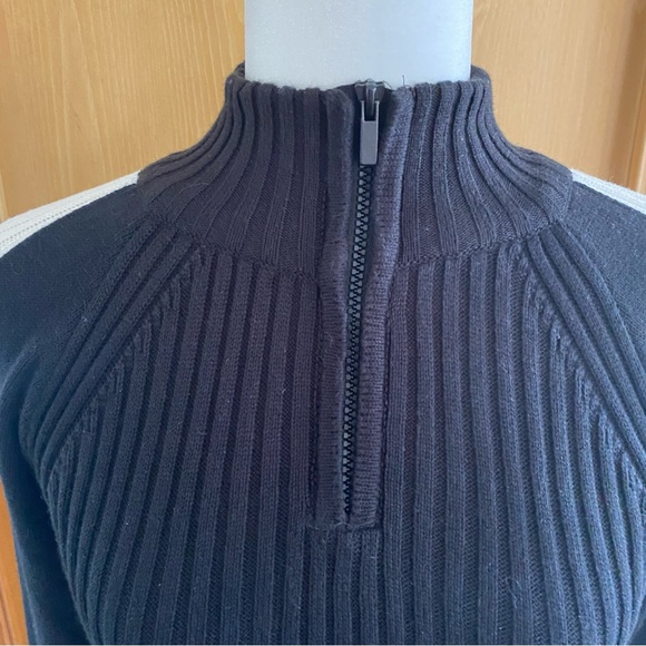 Urban Outfitters • Ribbed Half Zip Cropped Sweater in Black - Picture 3 of 11